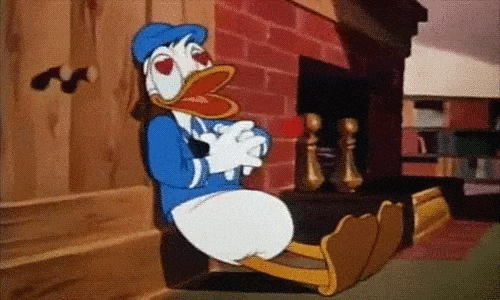 El Pato Donald enamorado con el corazón acelerado