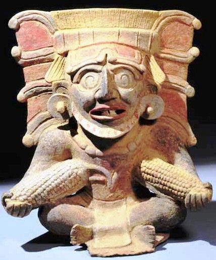 Figura de Cintéotl Dios del Maíz en la cultura mexica